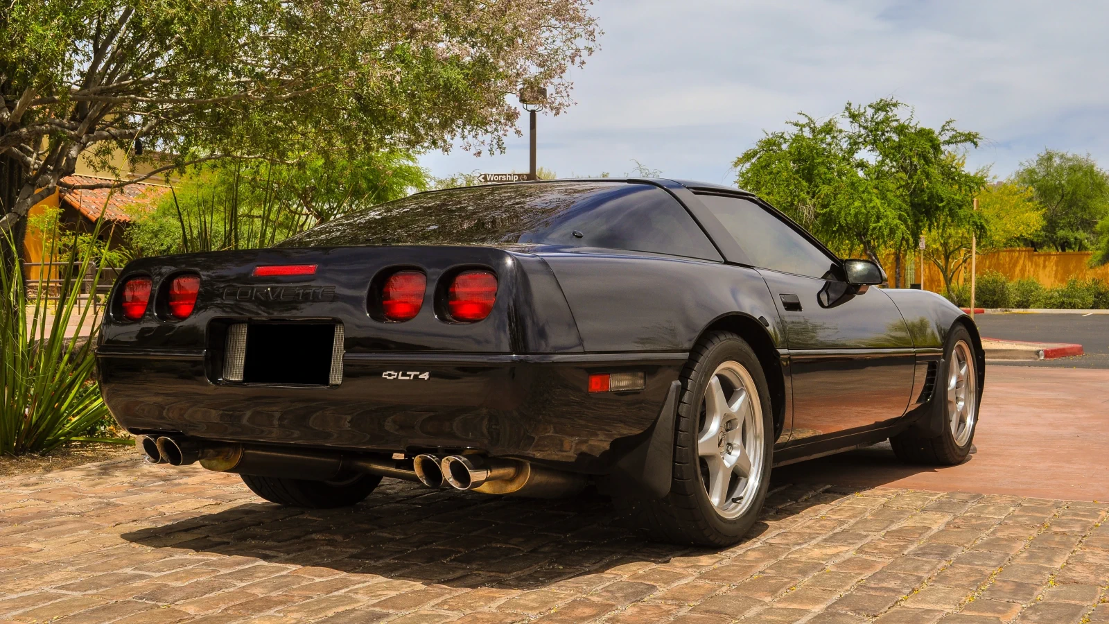 Click to Enlarge-Esc to Close Corvette Generations/C4/C4 1996 rear 3.webp